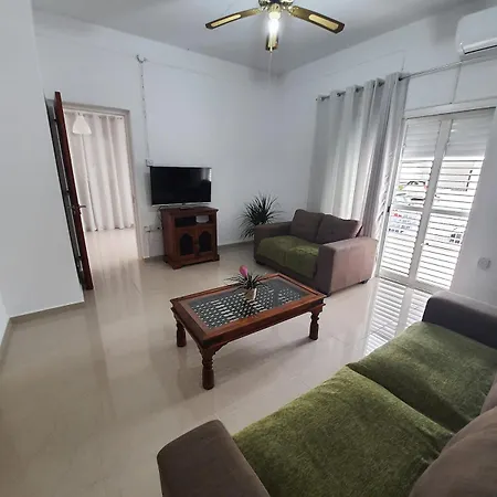 Дом отдыха 130 Square Meters Of Urban Bliss Никосия